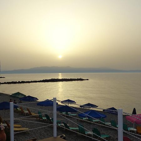 Litinakis Studios Sea View & Litinakis Studios Garden View 700 Meters Away Agia Marina Extérieur photo