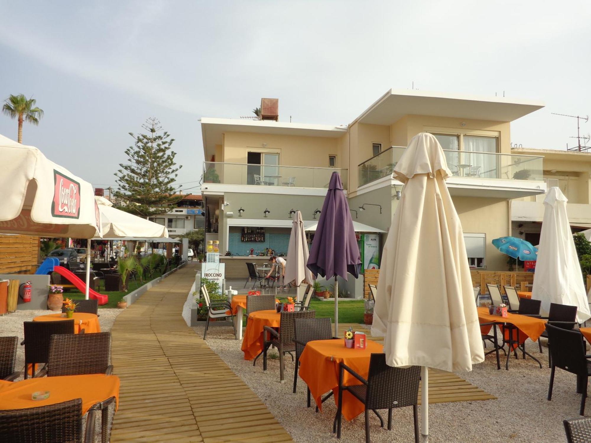 Litinakis Studios Sea View & Litinakis Studios Garden View 700 Meters Away Agia Marina Extérieur photo
