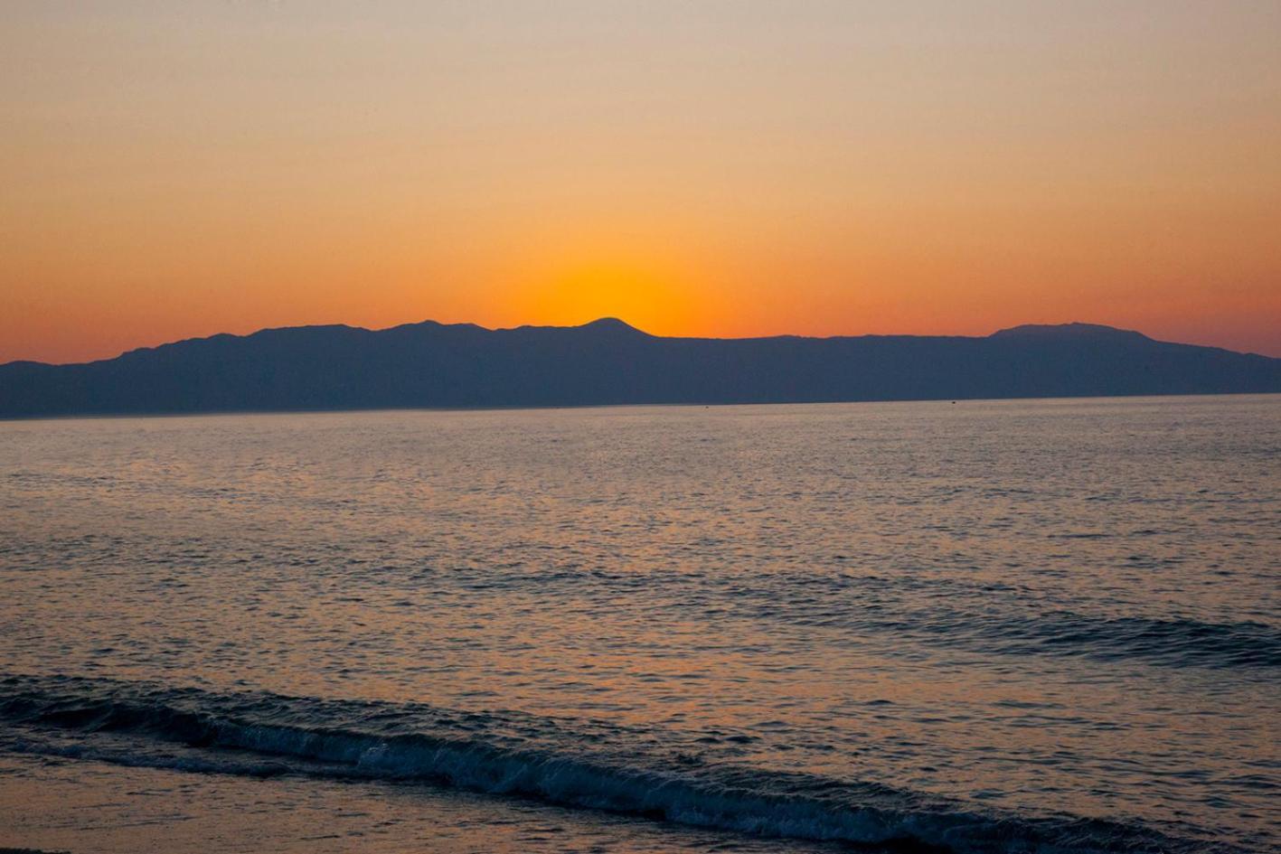 Litinakis Studios Sea View & Litinakis Studios Garden View 700 Meters Away Agia Marina Extérieur photo