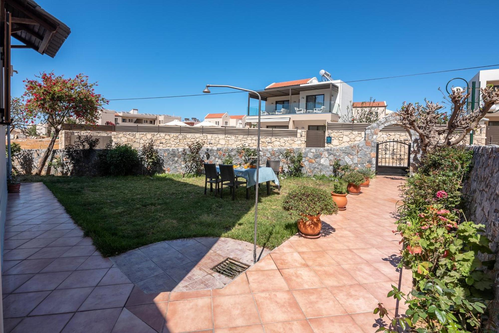 Litinakis Studios Sea View & Litinakis Studios Garden View 700 Meters Away Agia Marina Extérieur photo
