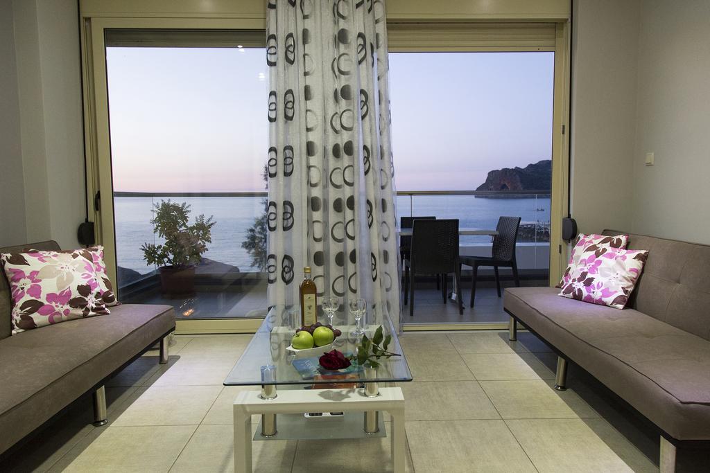 Litinakis Studios Sea View & Litinakis Studios Garden View 700 Meters Away Agia Marina Extérieur photo