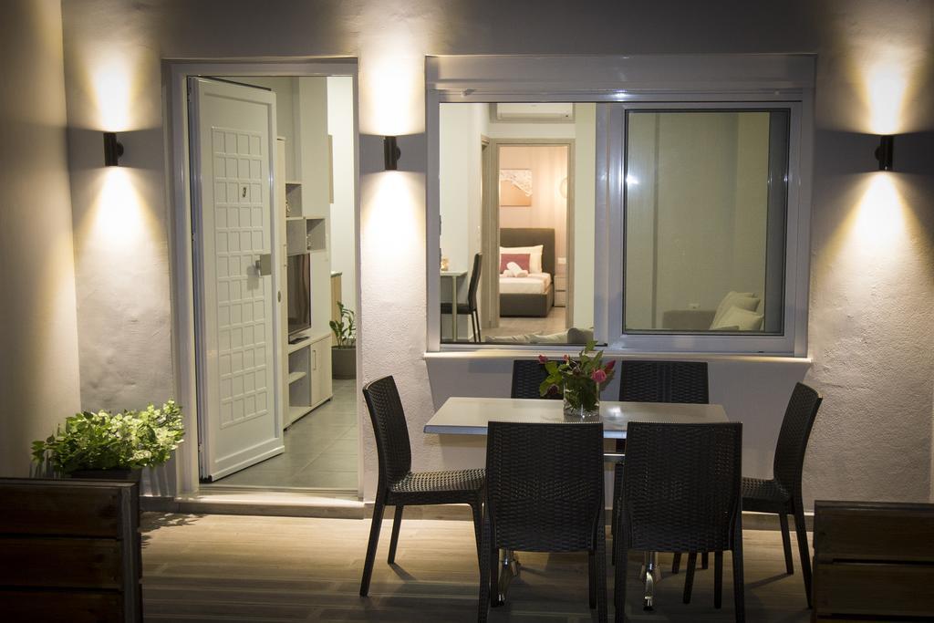 Litinakis Studios Sea View & Litinakis Studios Garden View 700 Meters Away Agia Marina Extérieur photo